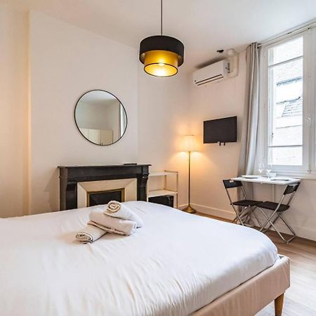 Pink, Appartement En Plein Coeur De Reims Exterior photo