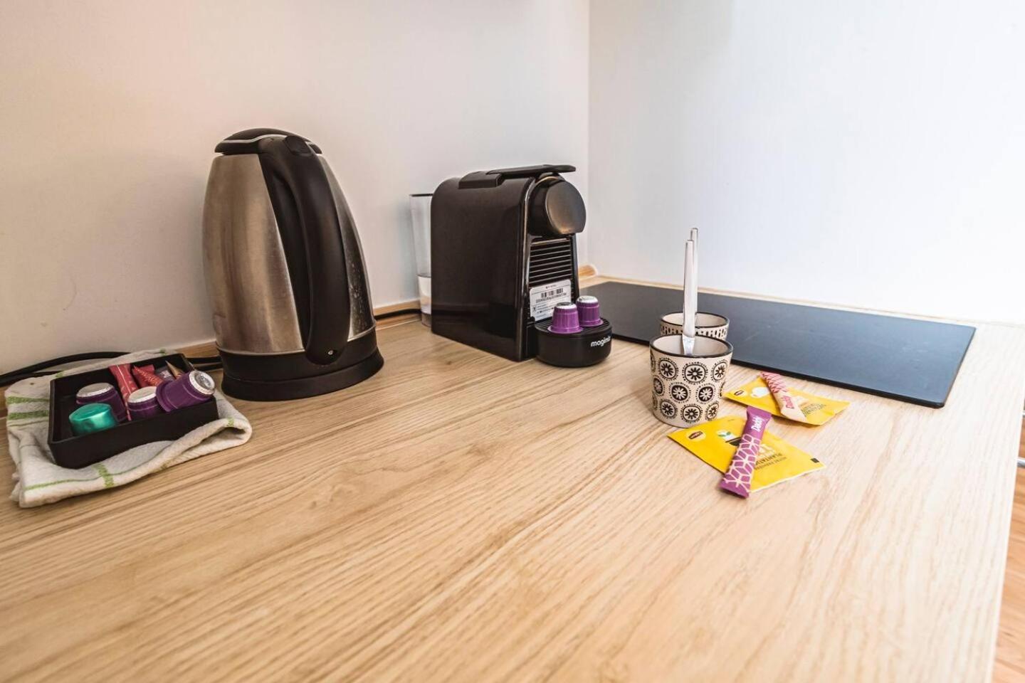 Pink, Appartement En Plein Coeur De Reims Exterior photo